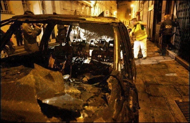 Carcasse de vo�ture en Seine St Denis